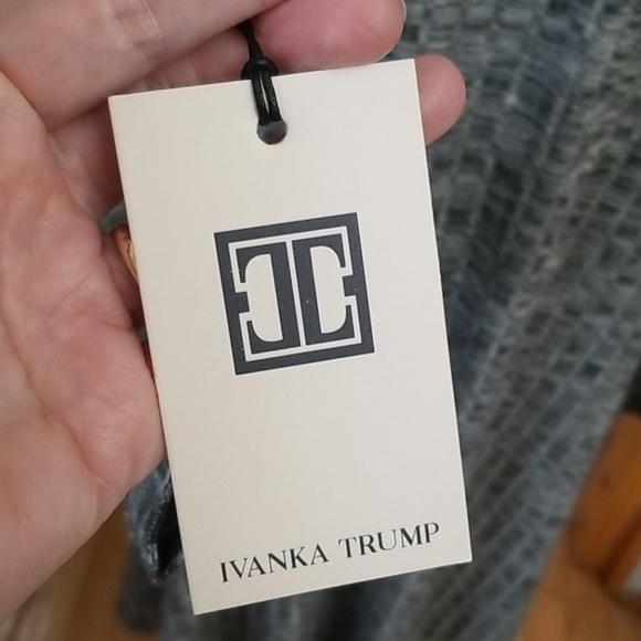 😺 IVANKA TRUMP DRESS - Picture 7 of 10